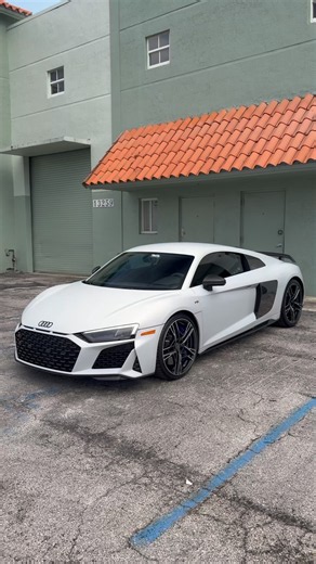 The 2023 Audi R8 marked the final model year of Audi’s naturally aspirated V10 supercar #shorts