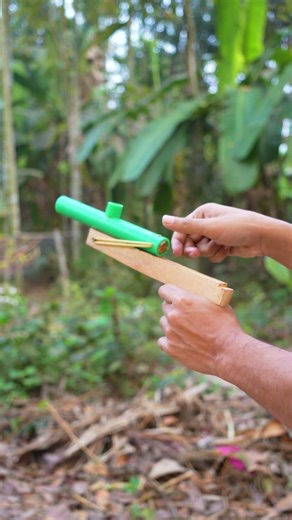 Green Bamboo And Wooden Toys #diy #bamboo #crafts