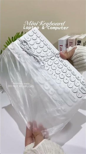 Type in peace! This silent mini keyboard for laptop & computer keeps your workspace quiet.