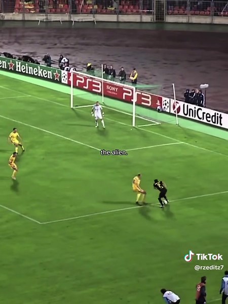 The Alien👽🛸 #fy #messi #viral | Messi