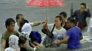 Video: Typhoon lashes Manila