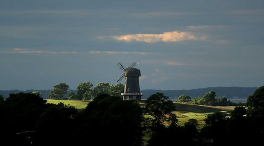 Why a double plateau hole is more than just two plateaus