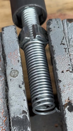 429K views · 2.1K reactions | Screw, nut, and wire: genius, handy hack Creative tip to solve fastening problems #WorkshopHack #SmartImprovisation #USA | Do It YourSelf | Facebook