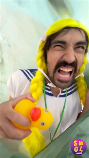 瘋狂的女人偷走了所有的鴨子！😧🦆