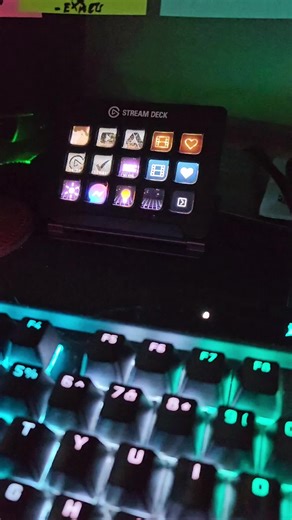 creating and customizing my own little mini wallpaper for the elgato stream Deck.