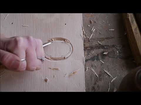 How to carve curves for letters and numbers, Sarah Goss wood carving demonstration
