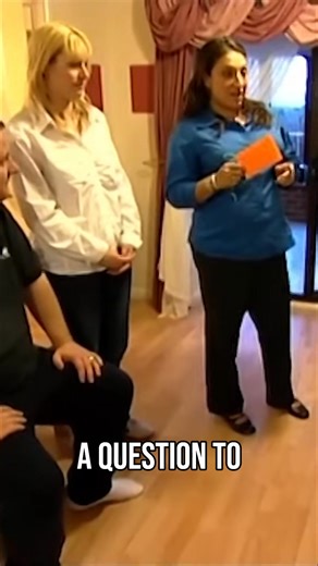 Jo Frost tackles non-stop sibling squabbles with a fun treasure hunt! She's teaching teamwork and respect, turning aggressive behavior into positive interactions with praise and encouragement. Watch them learn to work together! #Supernanny #JoFrost #SiblingRivalry #Teamwork #ParentingTips #ChildBehavior #FamilyFun | Supernanny