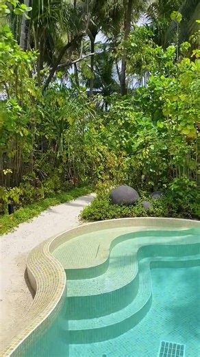 How I Travel to Luxury Resorts Without Being Rich