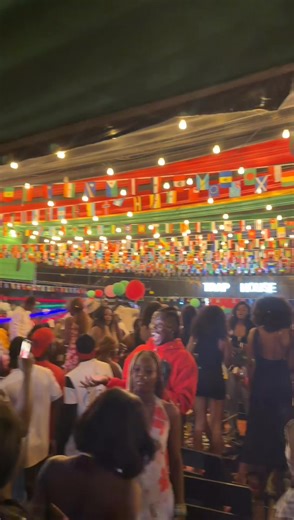 Vidéos de Trap_House_lounge ouaga (@trap_house_lounge) avec original sound - Trap_House_lounge ouaga