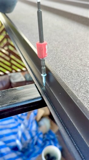 หลังคาลอนสแน๊ปล็อค (Snaplock) ของ CeTech ซ่อนหัวสกรูสวยๆดูเนียนตา #หลังคาเมทัลชีท #ระเบียงหน้าบ้าน #หลังคาซีเทค #CeTech #หลังคา | บ้านทองกวาว