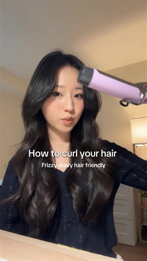 How to Style Wavy Frizzy Hair: A Complete Guide