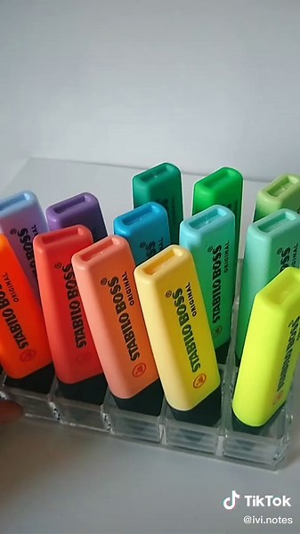 🥰🤍 #apuntesbonitos #studygram #plumones #escritorios #organizador #stabiloboss #marcadores #studygrammer