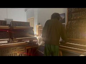 Minimoog bass versus Modular bass