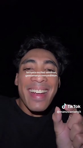 Excited Sendirian: Kebahagiaan dan Kesedihan