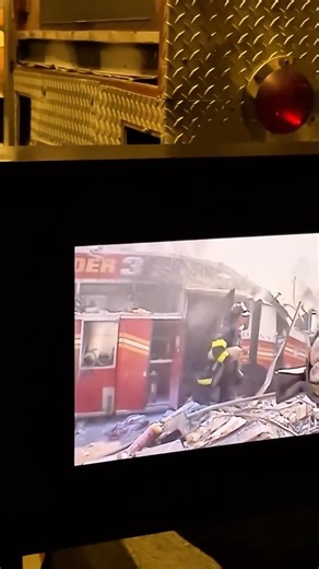 2.8K views · 32 reactions | Las Torres Gemelas marcaron un antes y un después en la historia de Nueva York. El 9/11 Memorial & Museum, nos enseña a a comprender mejor su historia. Es duro, pero es parte de la historia de la ciudad. 懶️ #nyc #911 #torresgemeas #twintower #twintowersnyc #travel #911museum | Enmanuel Aybar | Facebook