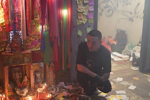 Vừa nhận được video gia đình ghi lại tin thời sự hôm nay trên HTV7 và HTV9. Ôi, Wowy thật sự rất hạnh phúc khi TV hay các trang tin chính thống công nhận và lan toả âm nhạc mang màu sắc, âm thanh đường phố của Wowy đến nhiều người trên khắp Việt Nam theo một cách tôn trọng như thế này. Chứ nhớ hồi trước ANTV đưa nhạc Wowy lên và nói nó là nhạc rác, lúc đó Wowy buồn lắm. Không ngờ, qua bao năm cố gắng, thì các anh chị chú bác cũng đã mở lòng cảm thông và tôn trọng âm nhạc đường phố. Wowy trân trọ