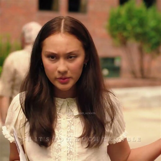 Conrad stopping to help Belly ❤️♾️ #thesummeriturnedpretty