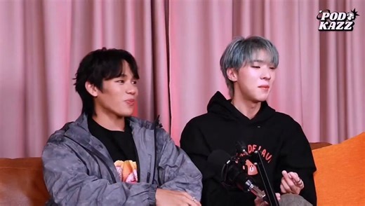 o oat dizendo que no início das promoções de fourever you teve um evento em que os fas escreverem cartas pros meninos mas quando ele foi olhar a caixa dele nao tinha nenhuma 😭😭😭😭😭😭😭😭😭😭😭