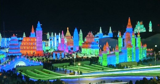 Snowmen, ice sculptures and hotpot in a frozen restaurant: China’s Harbin Ice Festival - National | Globalnews.ca