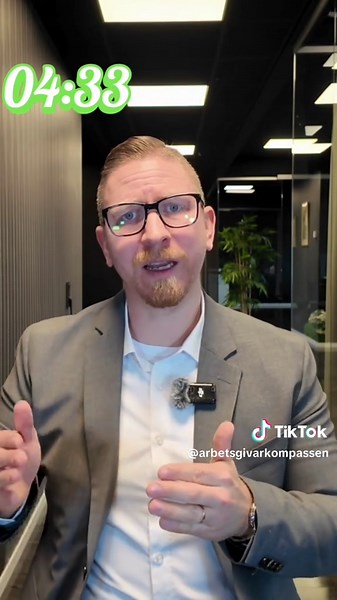 En medarbetare som lämnar arbetet innan arbetsdagens slut- rapporterar sedan full tid i tidrapporten. Skäl för uppsägning? Hur värderar domstolen den olovliga frånvaron och den felaktiga tidrapporteringen? 📞08-511 777 80 ✉️info@agkompassen.se Följ oss gärna också på YouTube: arbetsgivarkompassen . . . #arbetsgivare #arbetsrätt #avsked #uppsägning #arbetsbrist