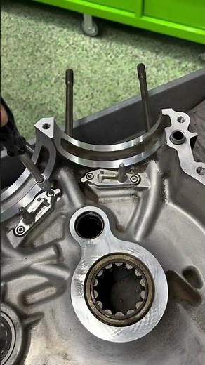 Check Loose Piston Jet Screws on Harley-Davidson Milwaukee-8 Motorcycles