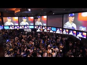 ワールドシリーズ第2戦、山本由伸、三振奪取でファンが大興奮‼️現地にいなくても　LAで熱い応援を送るドジャースファンはすごい‼️#worldseries#dodgers#yamamoto#大谷翔平