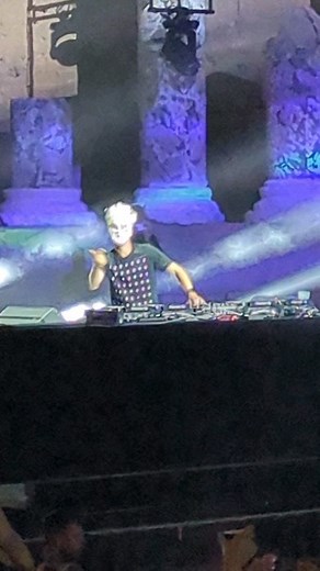 Virtual Clubbing Life on Reels