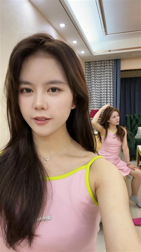 双胞胎姐妹惊人秀表演！