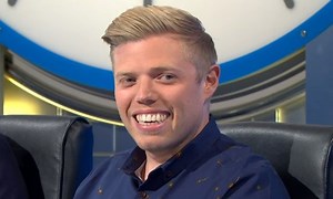 Here's 13 gloriously brutal minutes of Jimmy Carr making fun of Rob Beckett's teeth