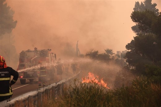 Feuerhölle bedroht beliebtes Urlaubs-Ziel in Kroatien – komplettes Dorf evakuiert!