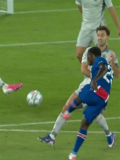 That INSANE shot from Nuno Mendes 💀😭 #PSG #UCL #ChampionsLeague