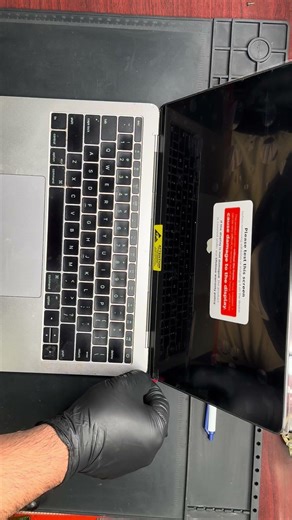Testing Screen MacBook Pro A1708