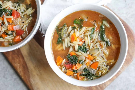 Easy Tuscan Kale Soup Recipe (Healthy Kale Soup)