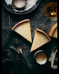 Bea Lubas 📸 food photographer on Instagram: "#5daysOfVisualElements Thank you SO MUCH for participating in our challenge! @evakosmasflores and I are so inspired by your creative ideas ✨ Day 3: Triangles! 🙌🏻 Using triangles in food photography can be as easy as photographing slices of tart or arranging elements in your scene in a shape of a triangle. If you are trying the second option, ‘hide’ the triangle within your composition, so it’s not too obvious for the eye 👀 So........ .......the sm