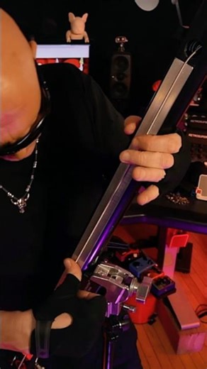 THUMB PUSH UPS ON A 1 STRING BASS