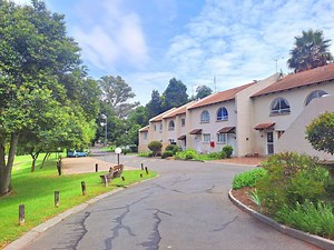 2 Bedroom Townhouse for sale in Rembrandt Park - Johannesburg - Property24