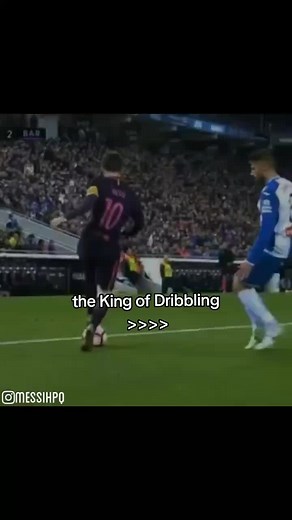 the art of dribbling ☠️👑#leomessi #messi #dribbling #goat🐐 #barcelona #argentina #fyp
