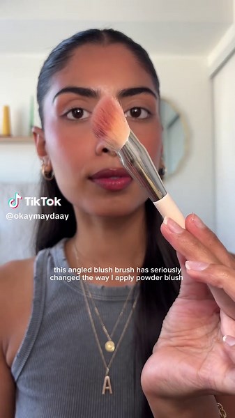 Transform Your Blush Application with a Brush Game Changer