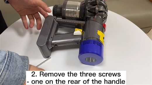 Watch How to replace the Dyson V7 battery? on Amazon Live