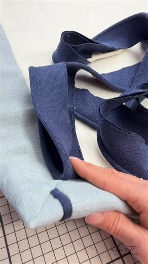 Olga Kott - Sewing Tips & Tutorials on Instagram: "Working on a new project and really loving this contrast idea. Mum is behind the camera today. Taras has a pretty good stand-in hasn’t he ? #tips #sewingproject #réel"