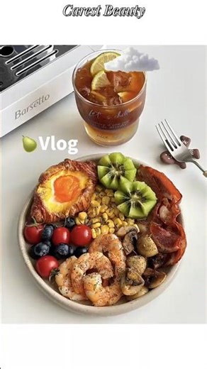 🍐Brunch | Sunny-side-up Egg Croissant Platter + Lime Coconut Cold Brew #brunch #croissant #lime