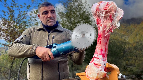 I Cooked Beef Bone Marrow For My Lovely Wife! She Made A Vegetable Stew From Our Vegetable Garden!