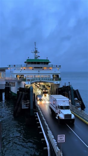 Unloading the Washington Ferry in Seattle