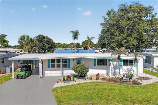 1015 Southland Dr, Tavares, FL 32778 - MLS OM723012 - Coldwell Banker