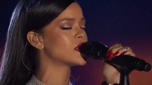 3.7M views · 132K reactions | Eminem & Rihanna (The Concert For Valor) #YoMeQuedoEnCasa #QuédateEnCasa | Magic Music | Facebook