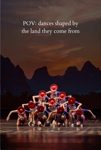 Movements don’t appear out of nowhere. They rise from land, from water, from wind, from how people live with their environment 🌏 In “Pulse of the Land,” each section is shaped by a different landscape and the cultures rooted there. ⛰️ Misty mountains give rise to grounded footwork and a quiet sense of mystery. 🌊 Flowing rivers shape fluid arms and circulating formations. 🌾 Open grasslands expand the body outward through breath, weight, and momentum. The projections you see aren’t just scenery