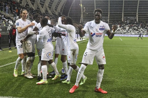 Résumé J17: Amiens SC - USL Dunkerque (3-0)