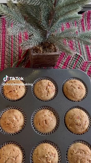 Delicious Apple Cinnamon Muffins Recipe for Christmas