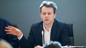 Service minimum aux TEC: le décret approuvé en commission du parlement wallon - RTBF Actus