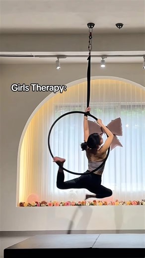 Floating Moments in Aerial Hoop Training